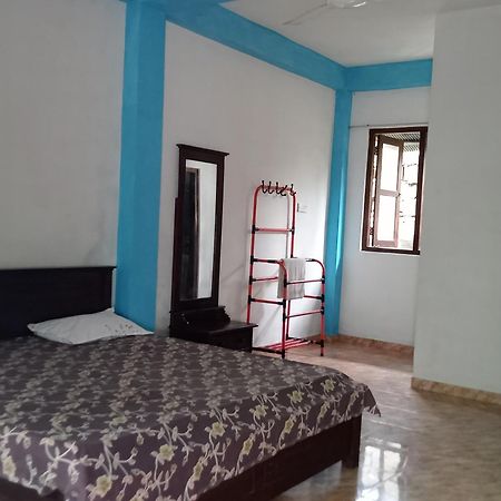 Suninn Hostel And Surf School Weligama Exteriör bild